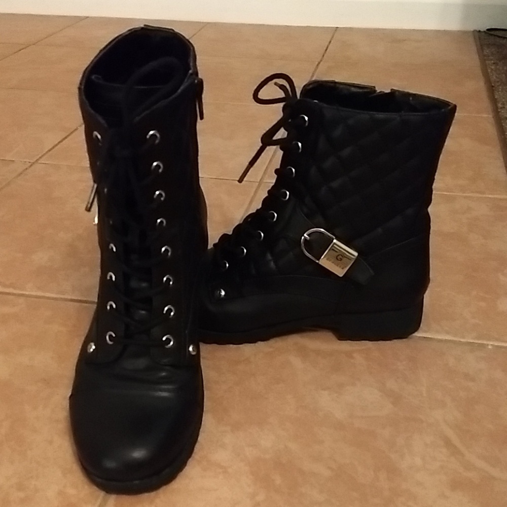 Guess boots